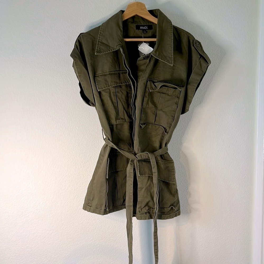 NWT Angl oversized short sleeve cargo top with belt size small